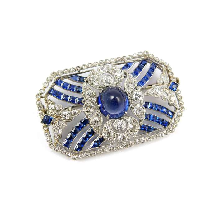 Belle epoque Ceylon sapphire and diamond brooch with central cabochon sapphire